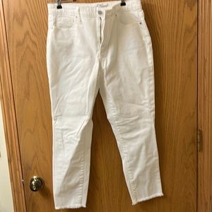 Universal thread, white jeans. Size 10/30R